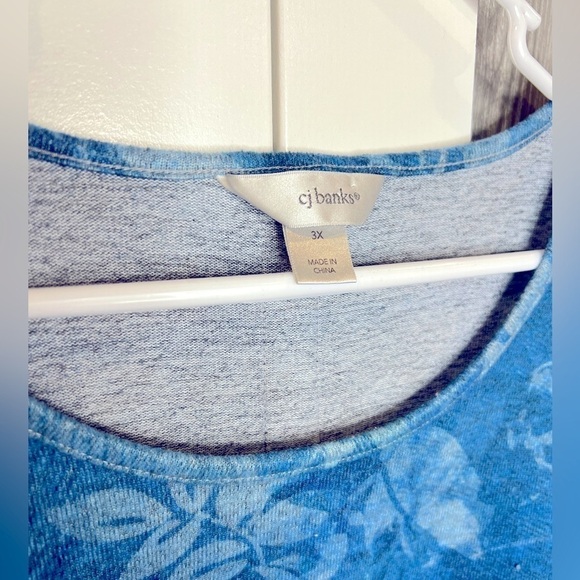 B15.19 CJ Banks Floral Lightweight Sweater Back Buttons Blue 3X - Picture 3 of 4